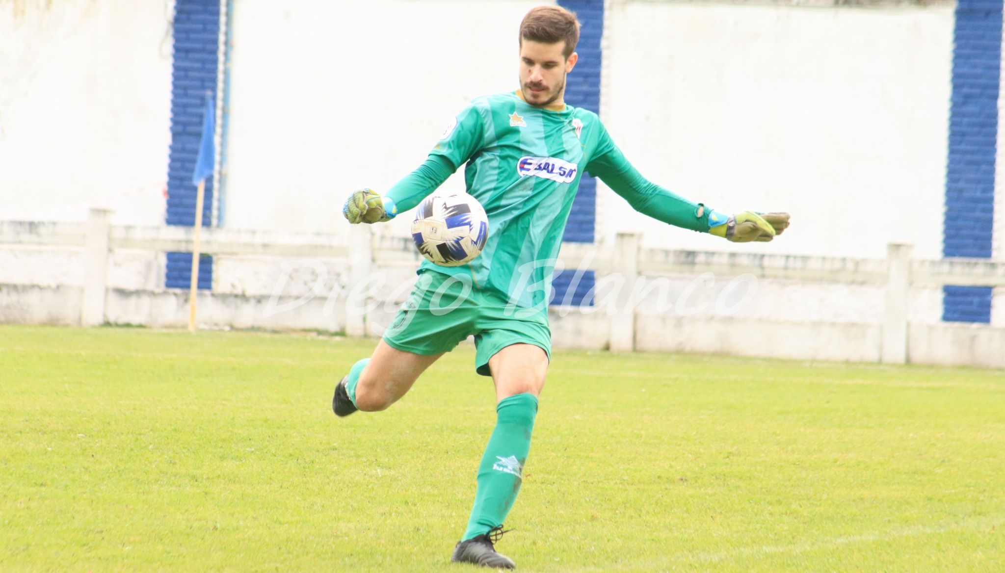 El portero Juan Cepedal abandona L’Entregu CF tras 13 años