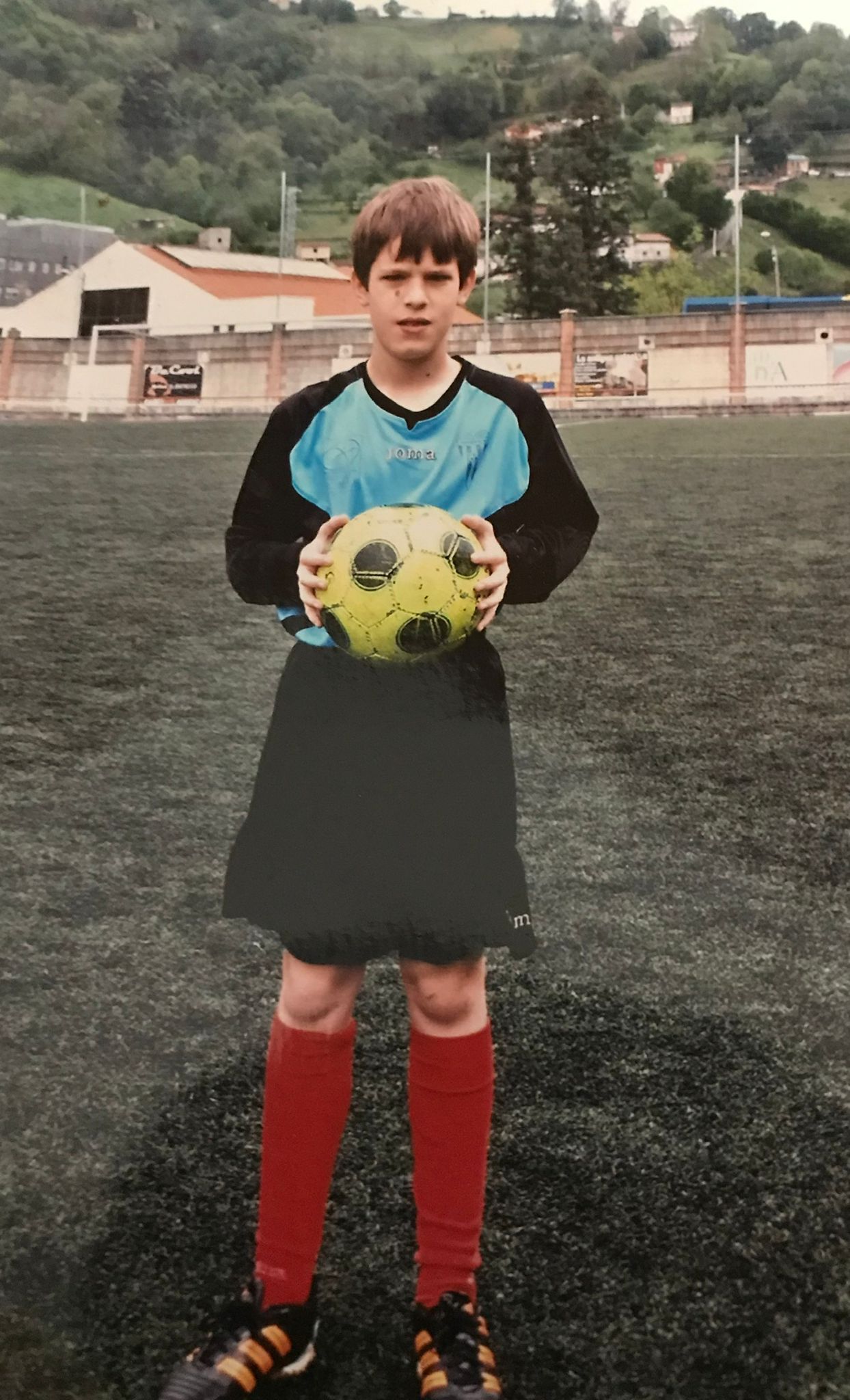 El portero Juan Cepedal abandona L’Entregu CF tras 13 años. El guardameta entreguín se va en búsqueda de minutos. 